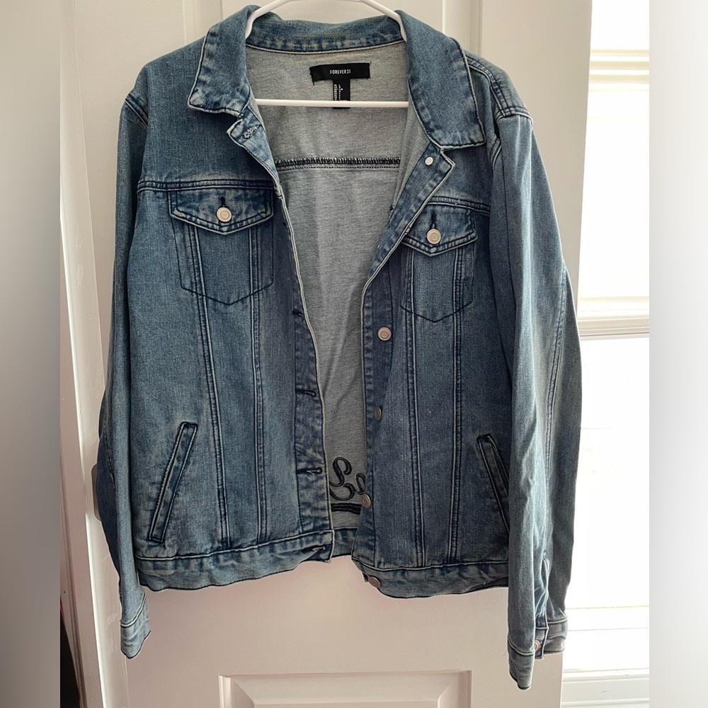 Forever 21 denim jacket size large New York on the back low